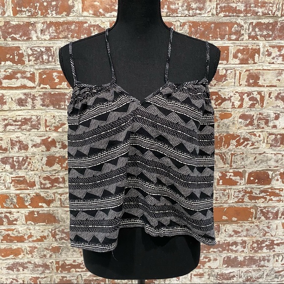 Gab Kate| Aztec Summer Vibes Crop top - Picture 2 of 7